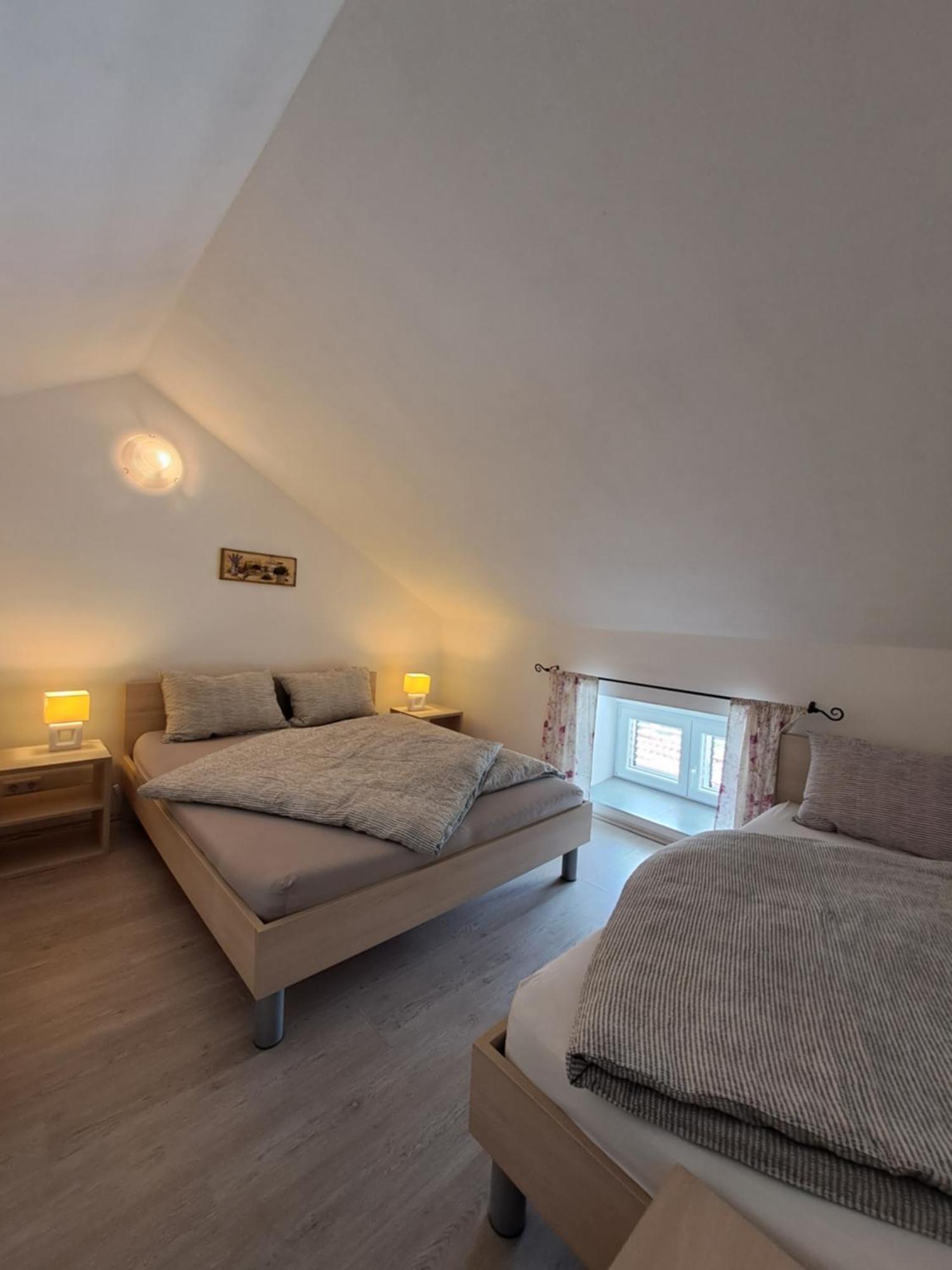 Greta Apartment Vrbnik  Exterior photo